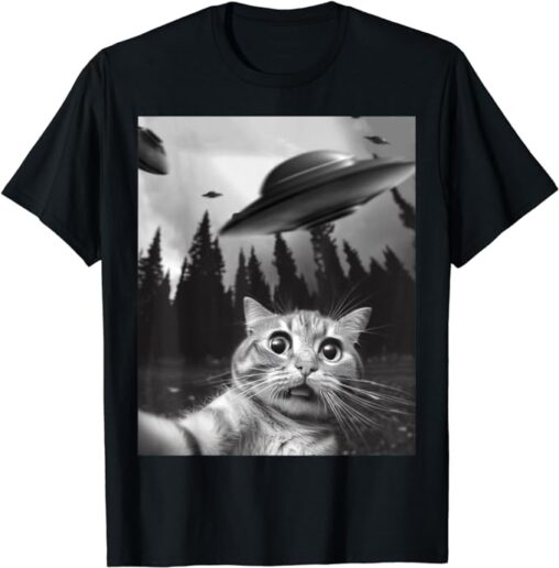 Cat and UFO Vintage Selfie T-Shirt